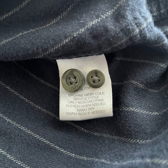 UNTUCKit Men’s Long Sleeve Button Up Shirt Size Flannel Large Blue Striped - Picture 10 of 10